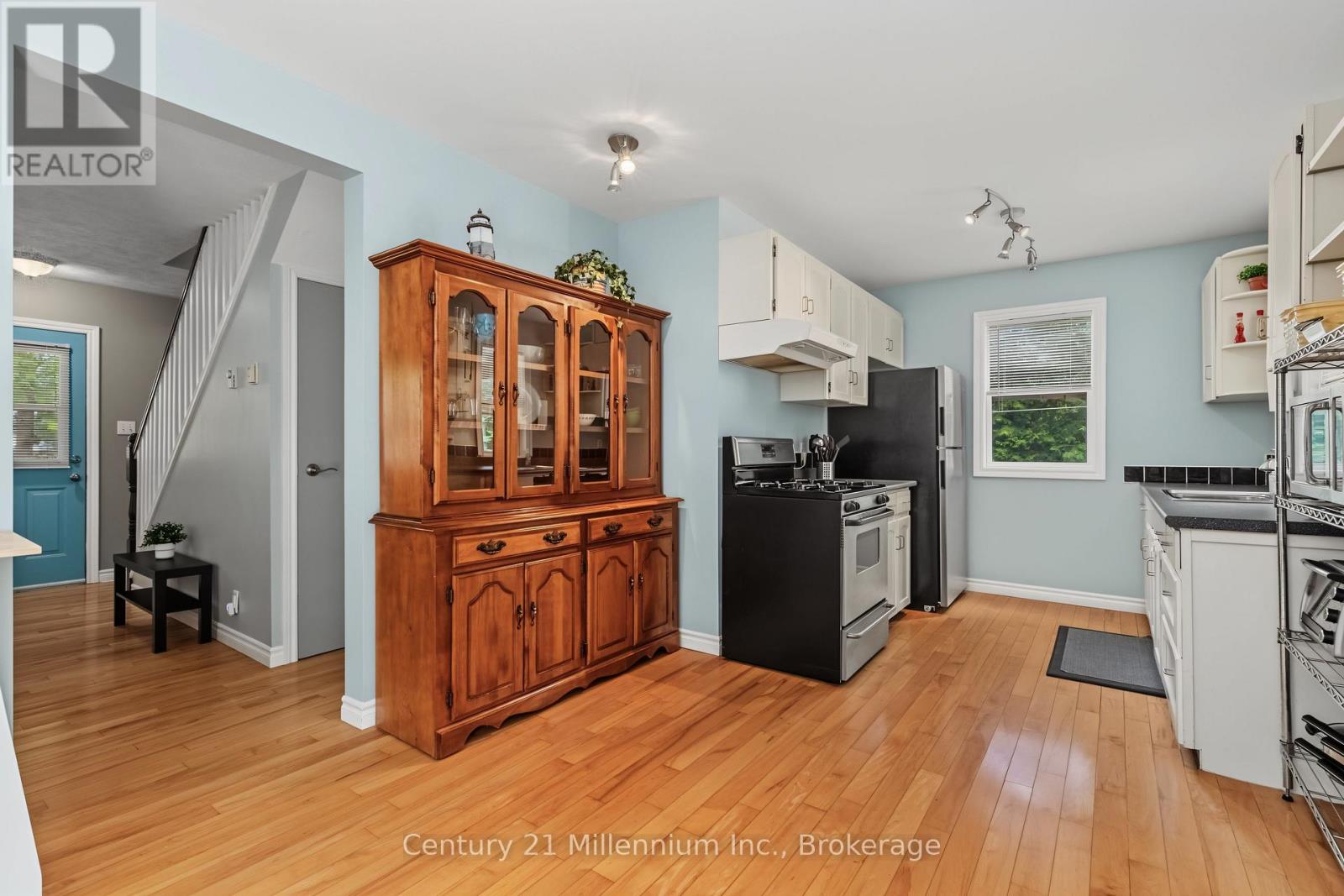 355 Spence Street Property Photo 10