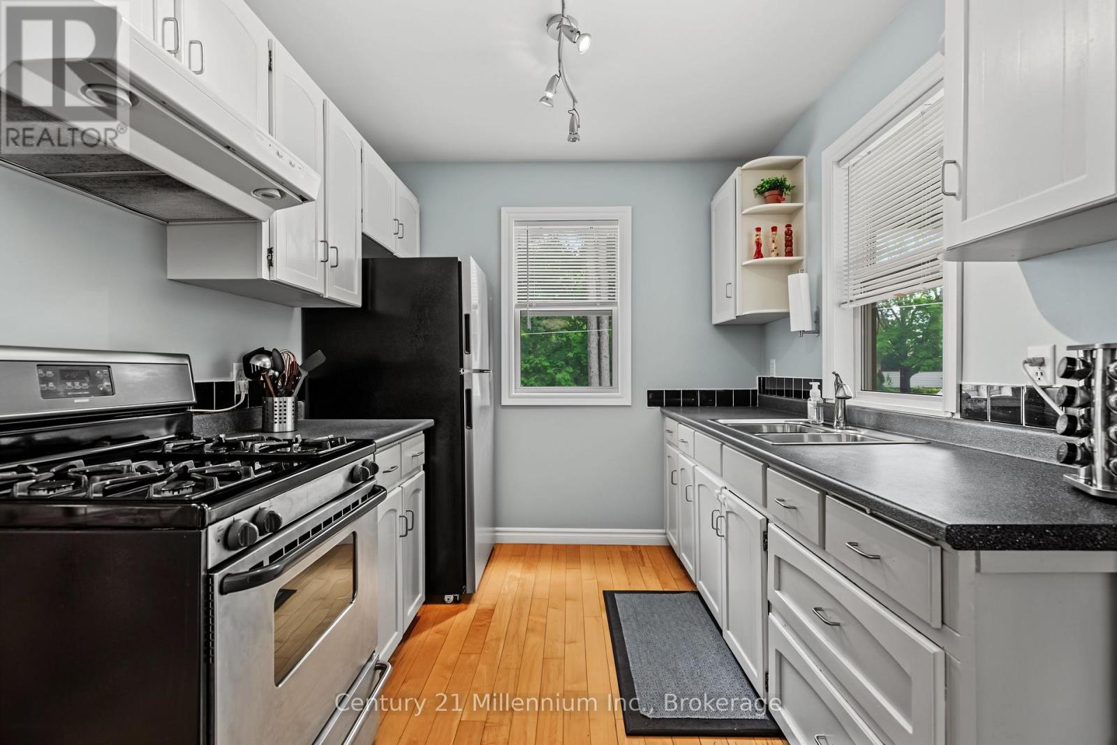 355 Spence Street Property Photo 11