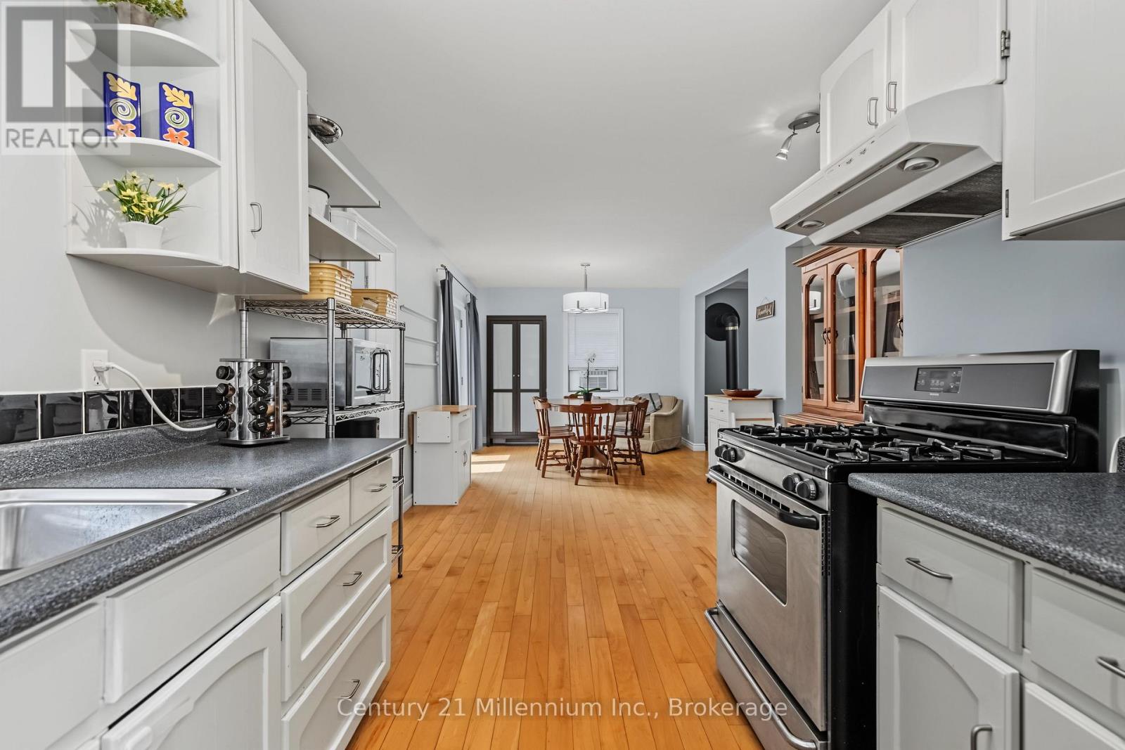 355 Spence Street Property Photo 12