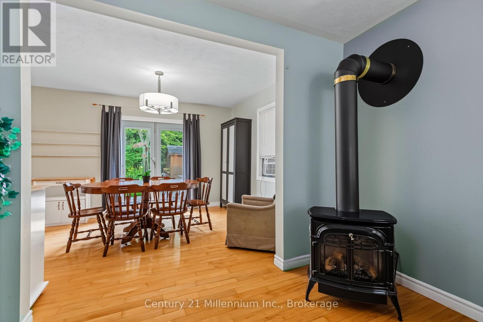 355 Spence Street Property Photo 16