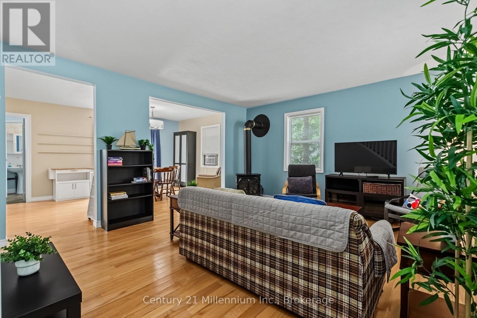 355 Spence Street Property Photo 18