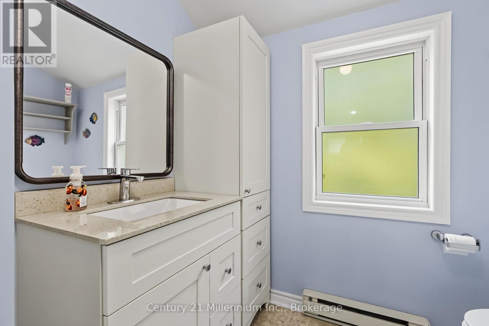 355 Spence Street Property Photo 32