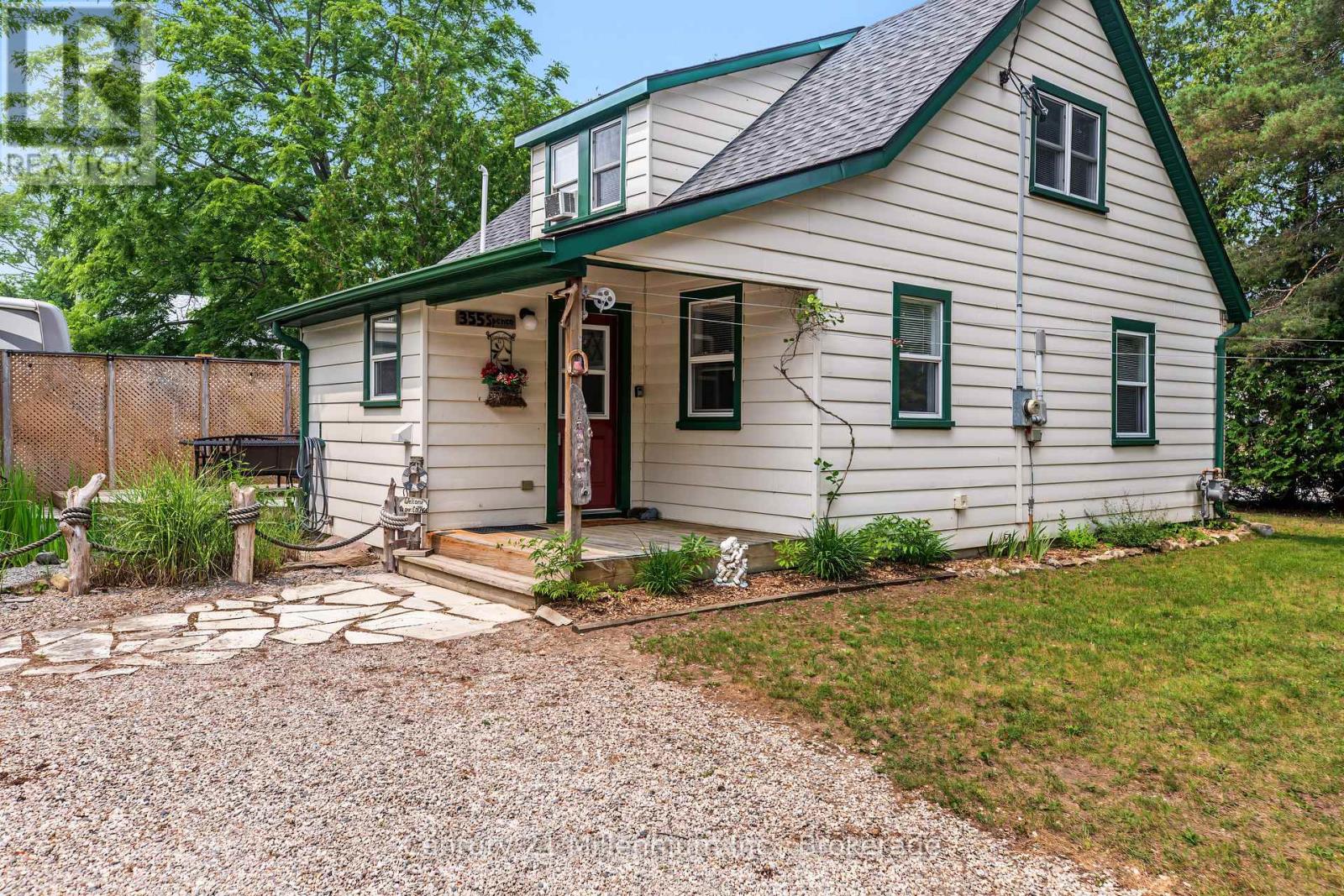 355 Spence Street Property Photo 45