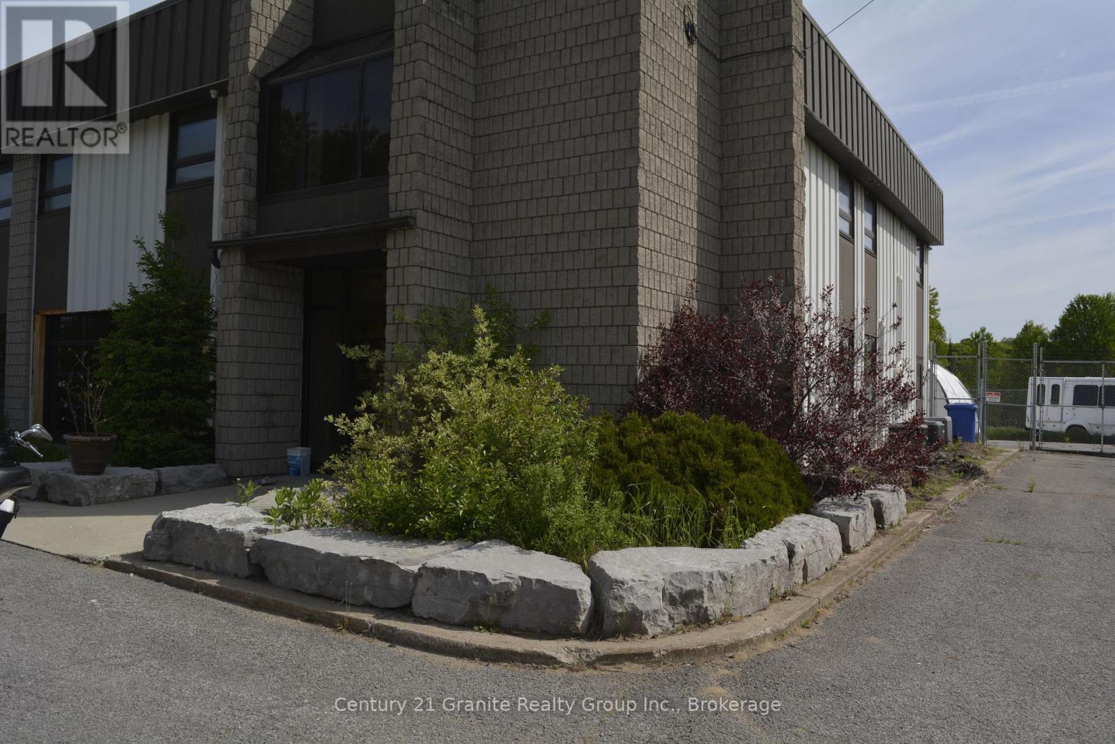27578 Highway 62 S Property Photo 4