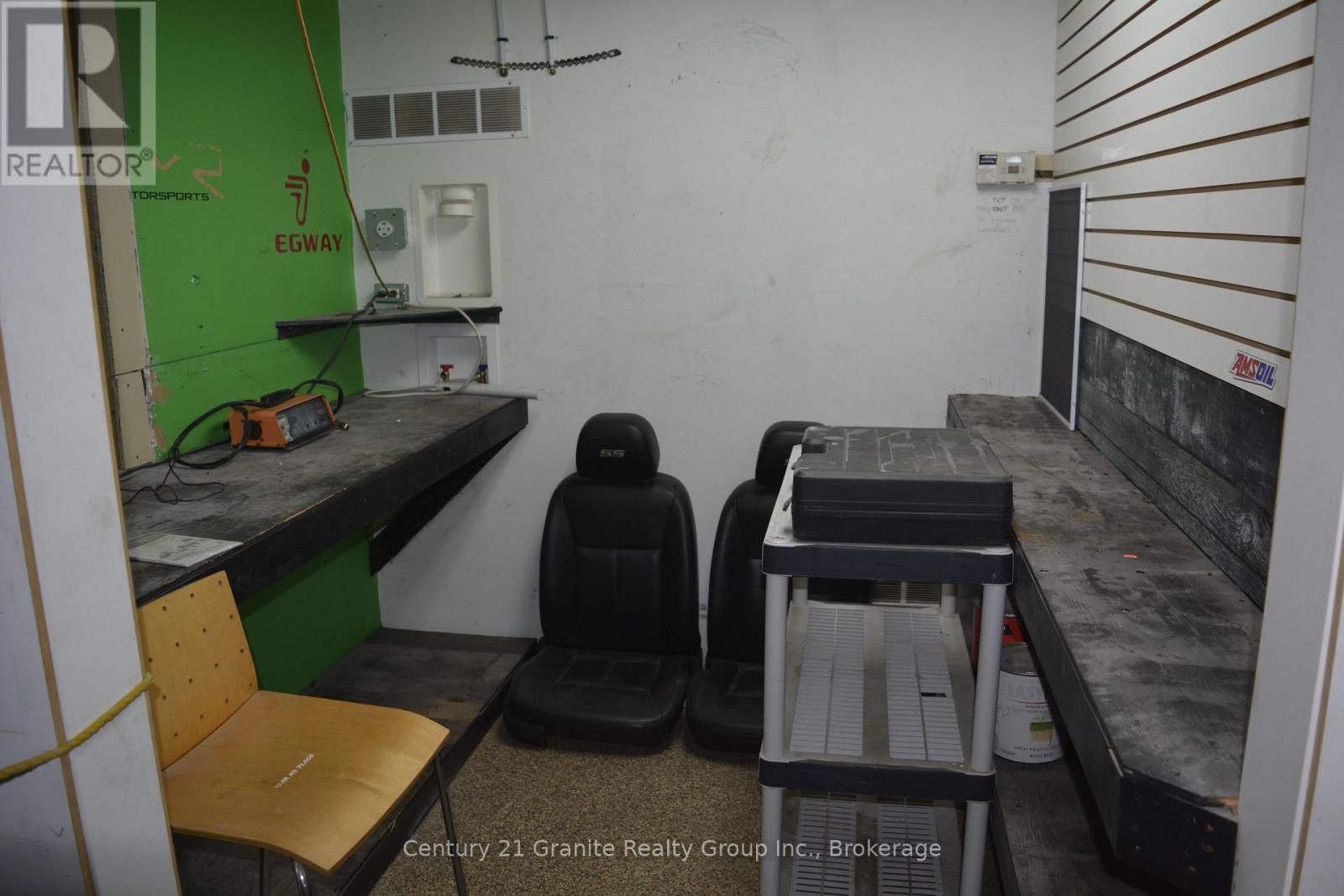 27578 Highway 62 S Property Photo 11