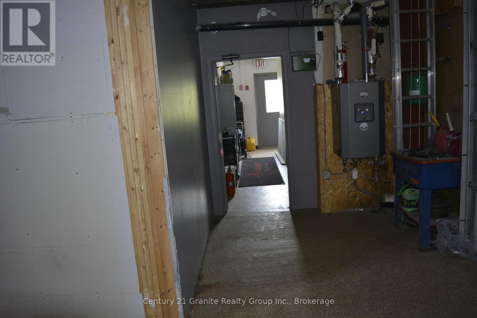 27578 Highway 62 S Property Photo 13