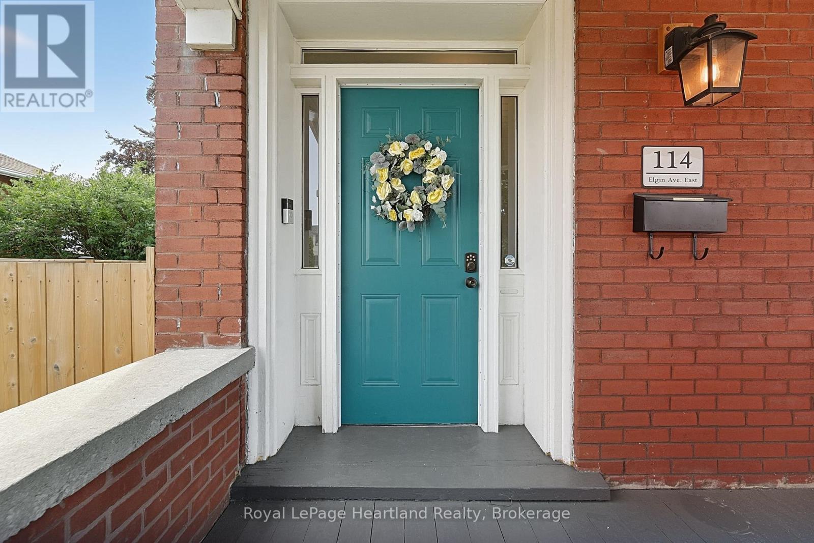 114 Elgin Avenue E Property Photo 4