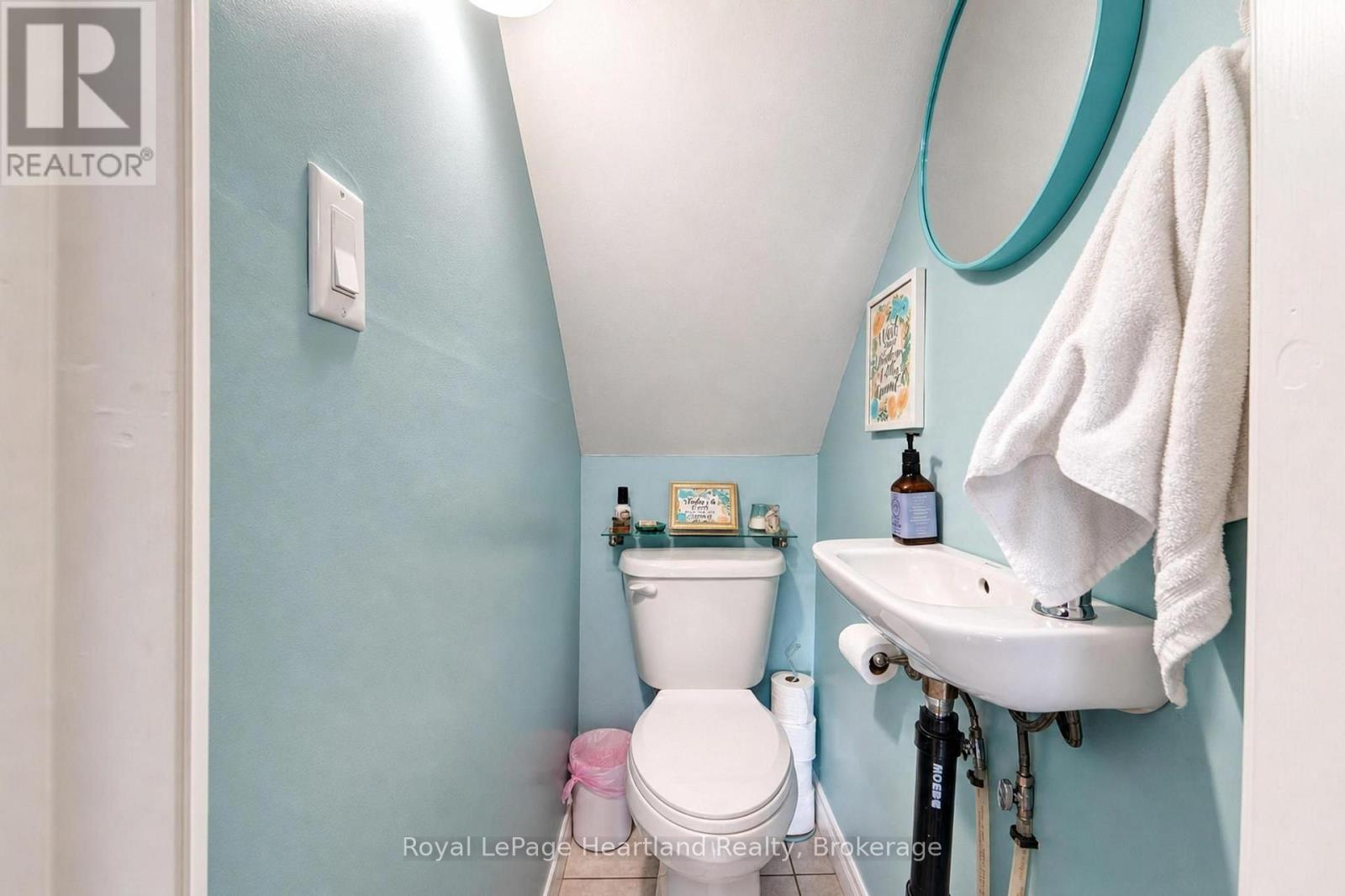 114 Elgin Avenue E Property Photo 19