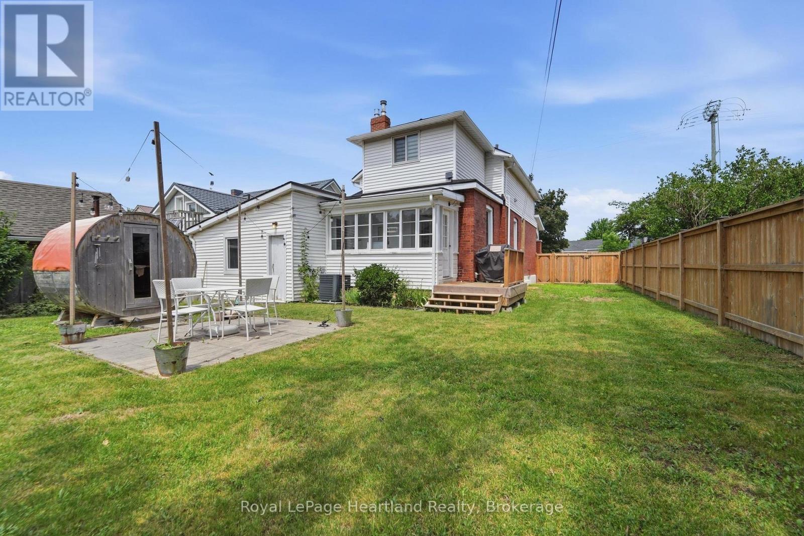 114 Elgin Avenue E Property Photo 38