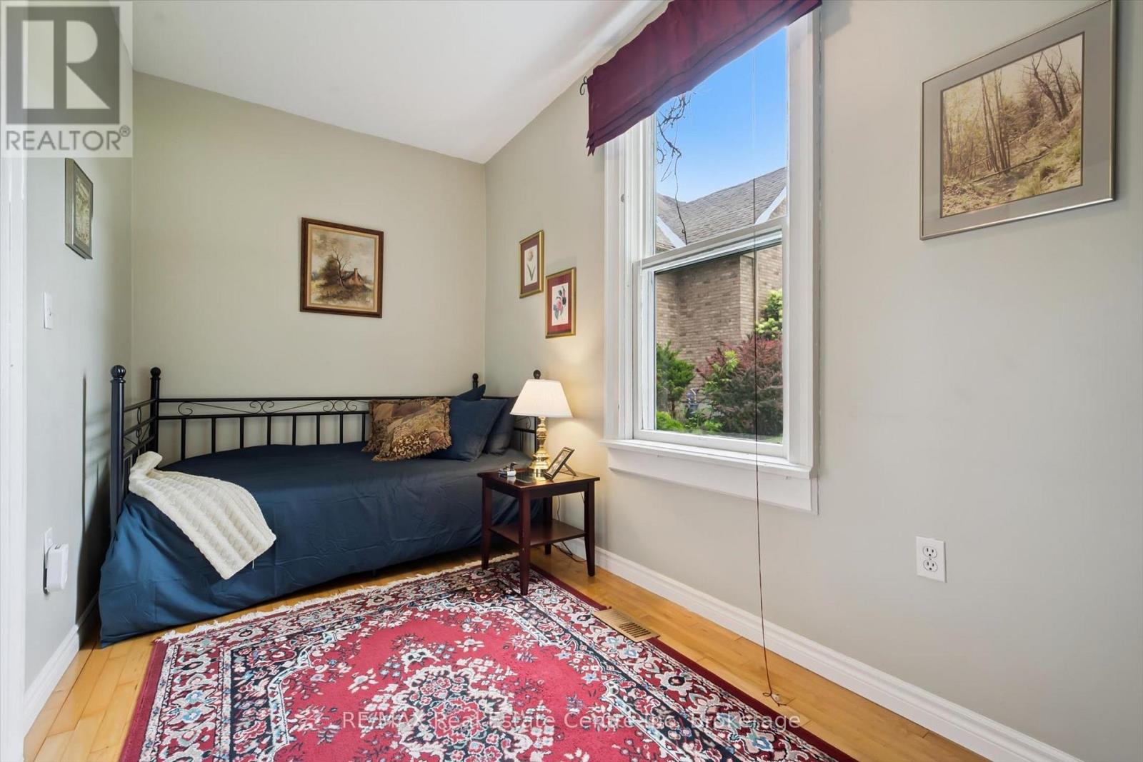 25 Badenoch Street Property Photo 20
