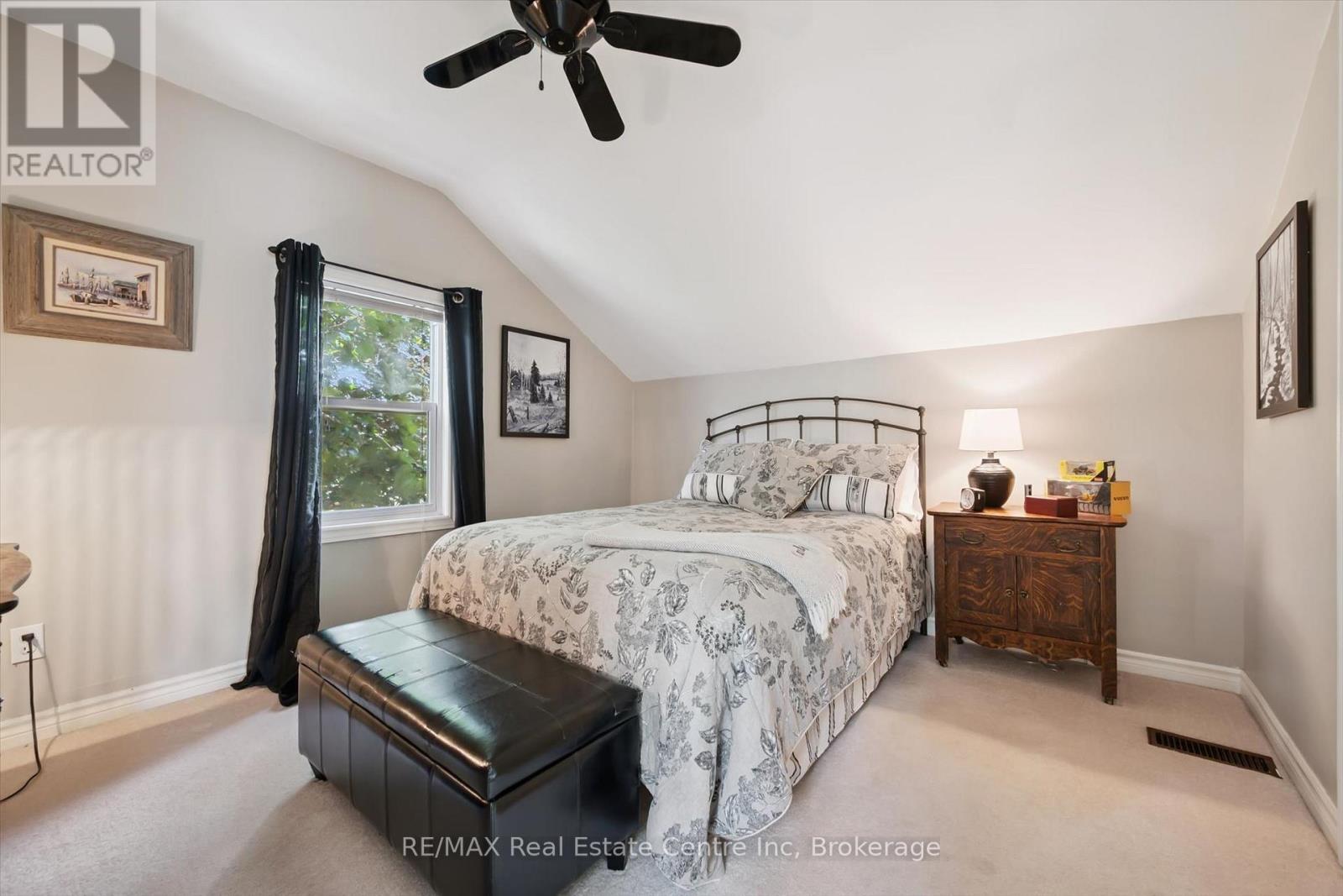 25 Badenoch Street Property Photo 24