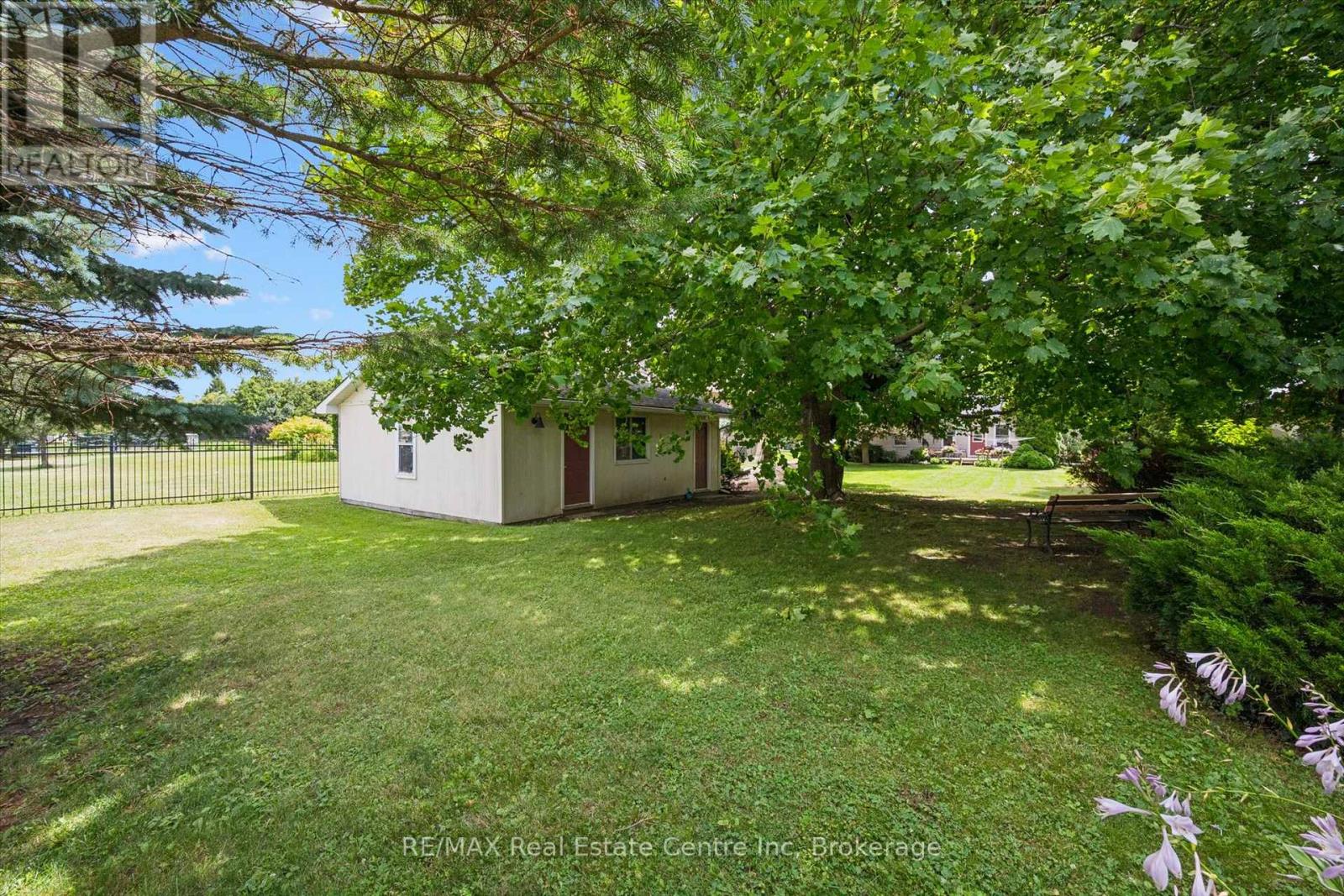 25 Badenoch Street Property Photo 35