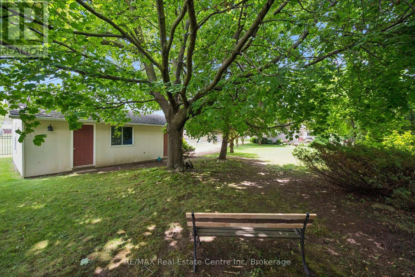 25 Badenoch Street Property Photo 36