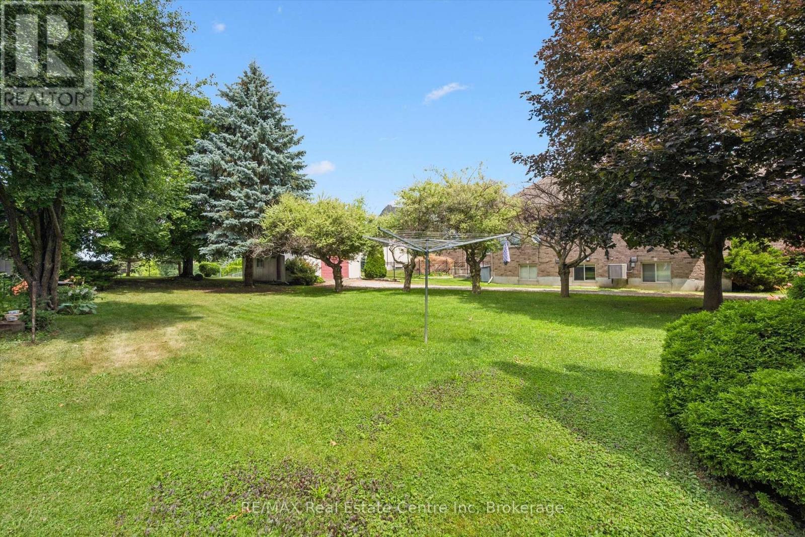 25 Badenoch Street Property Photo 38