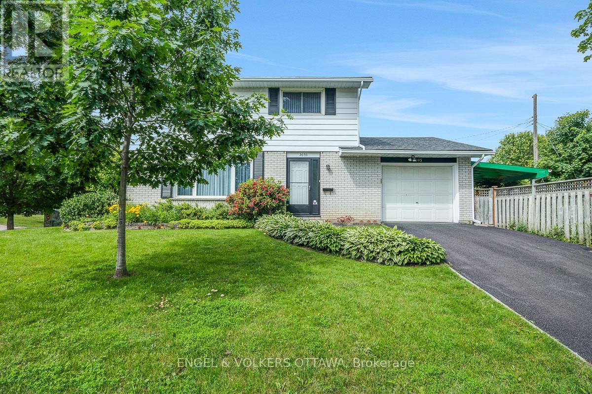 2695 Hickson Crescent S Property Photo 1