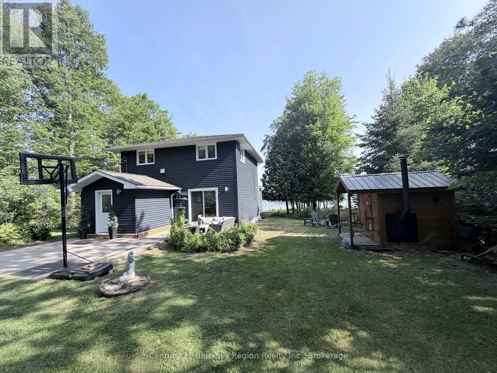 64 Ninovan Road E Property Photo 1