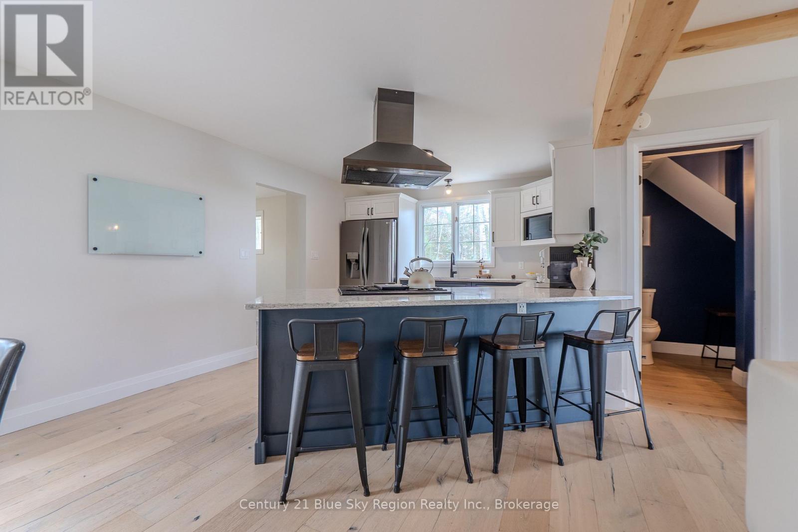 64 Ninovan Road E Property Photo 10