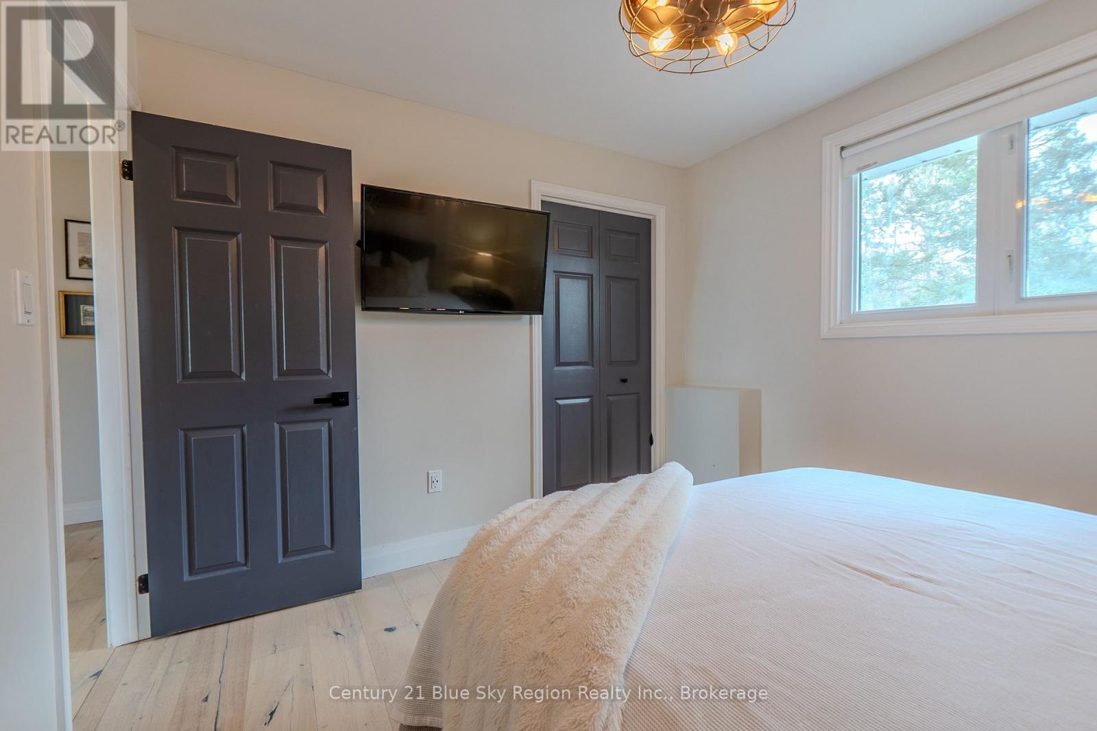 64 Ninovan Road E Property Photo 18
