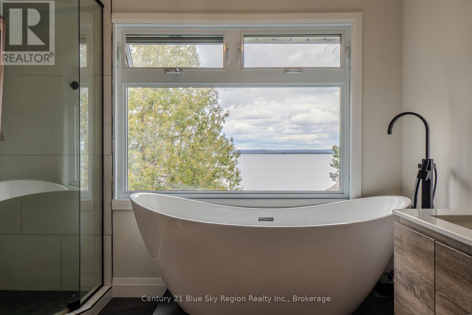 64 Ninovan Road E Property Photo 19