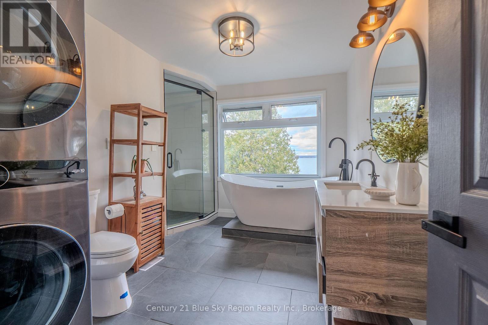 64 Ninovan Road E Property Photo 22