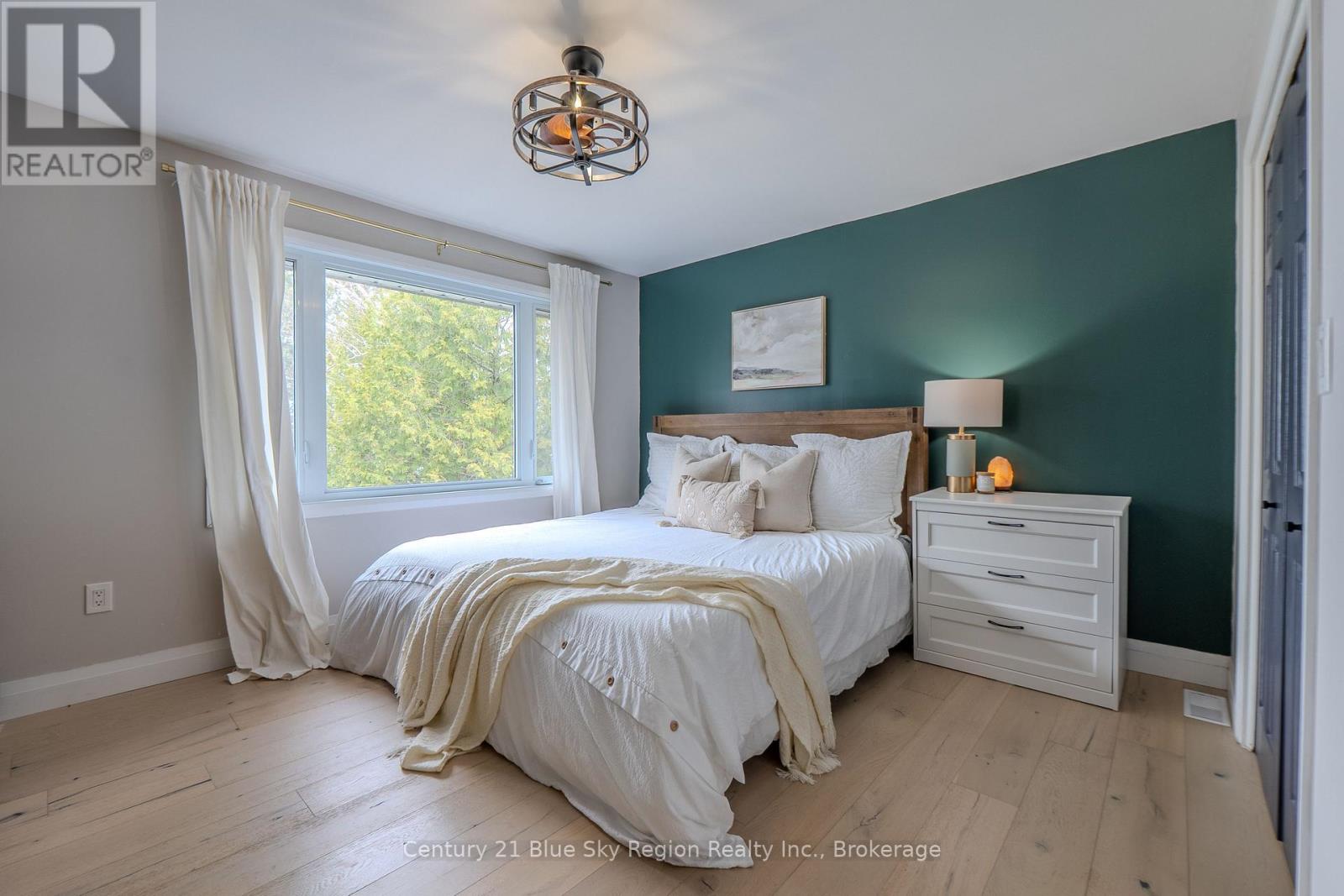 64 Ninovan Road E Property Photo 23