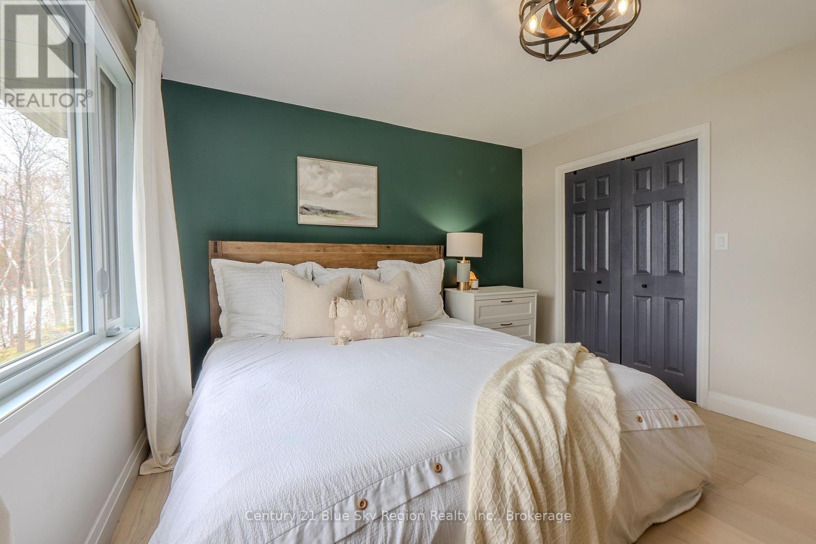 64 Ninovan Road E Property Photo 24