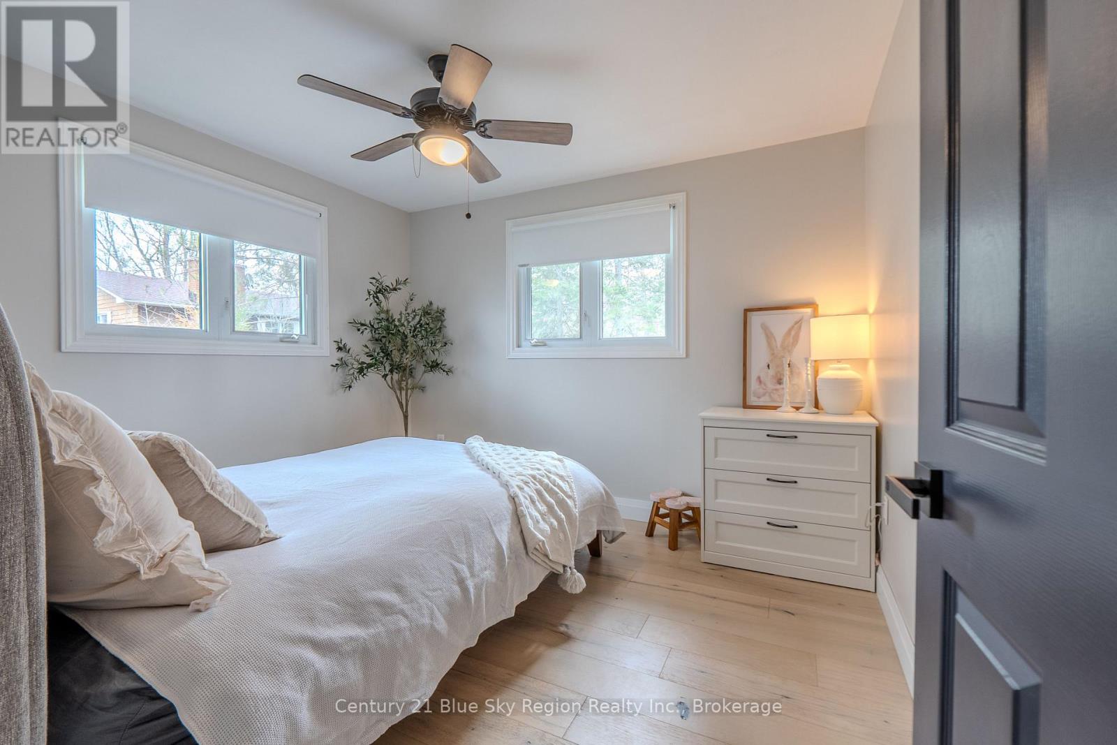 64 Ninovan Road E Property Photo 25
