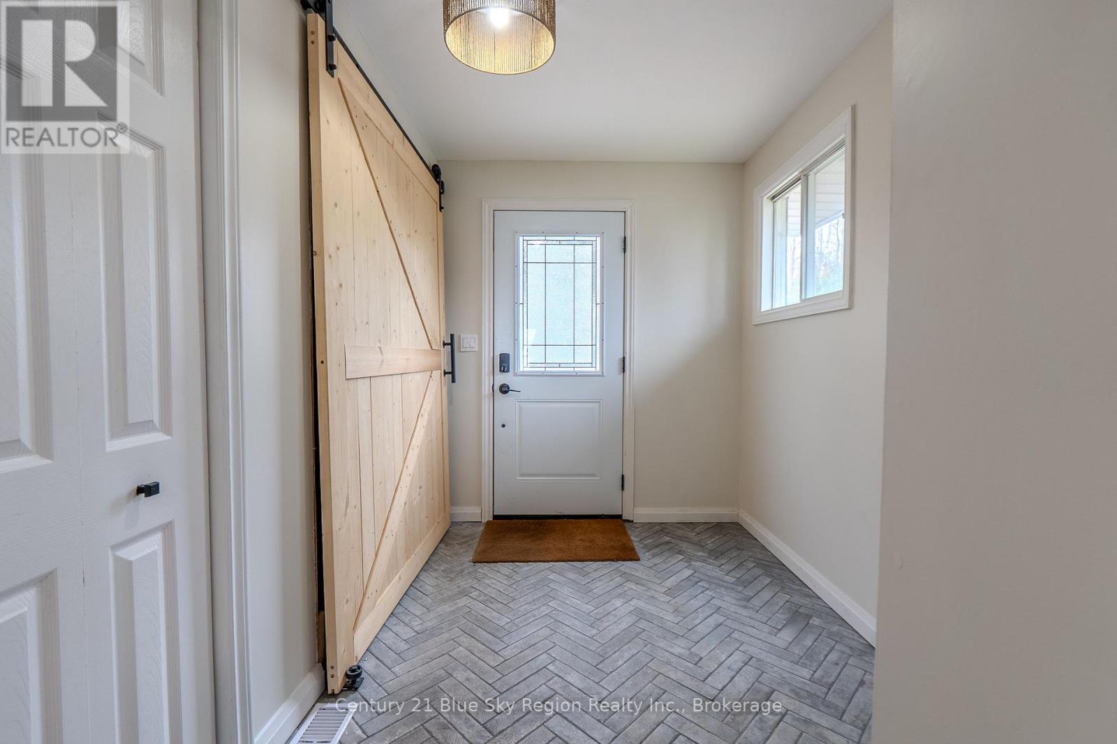 64 Ninovan Road E Property Photo 27