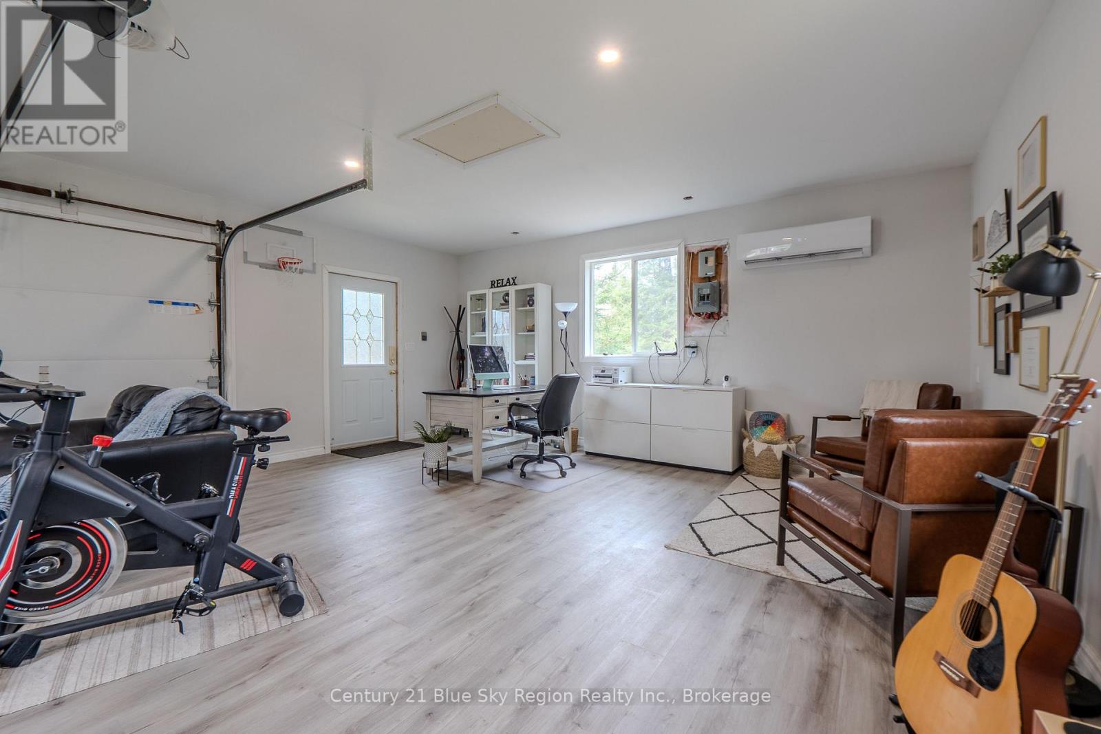 64 Ninovan Road E Property Photo 36