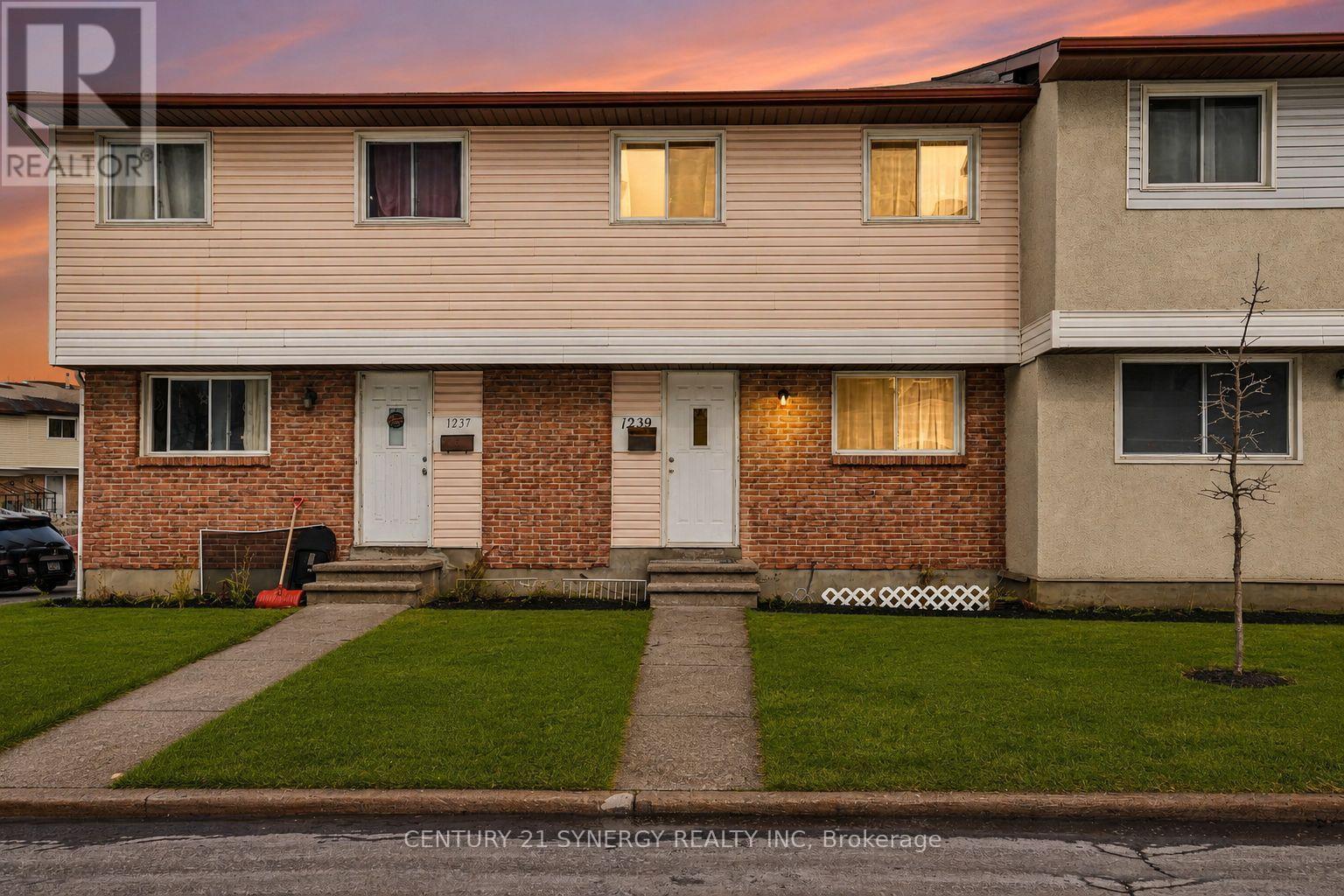 1239 Bowmount Street Property Photo 2