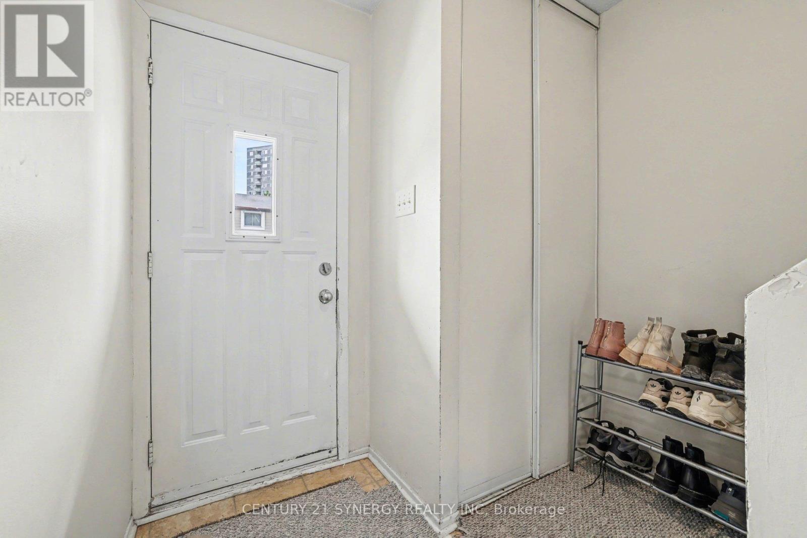 1239 Bowmount Street Property Photo 3