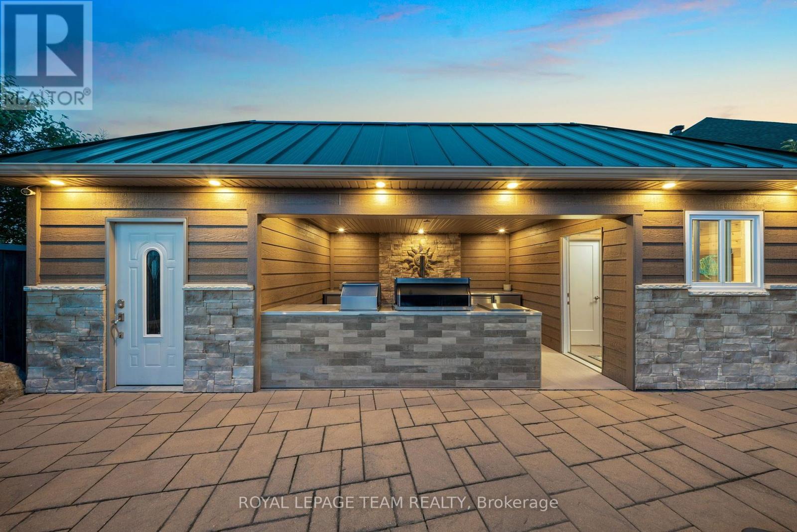 7 Tradewinds Drive Property Photo 42