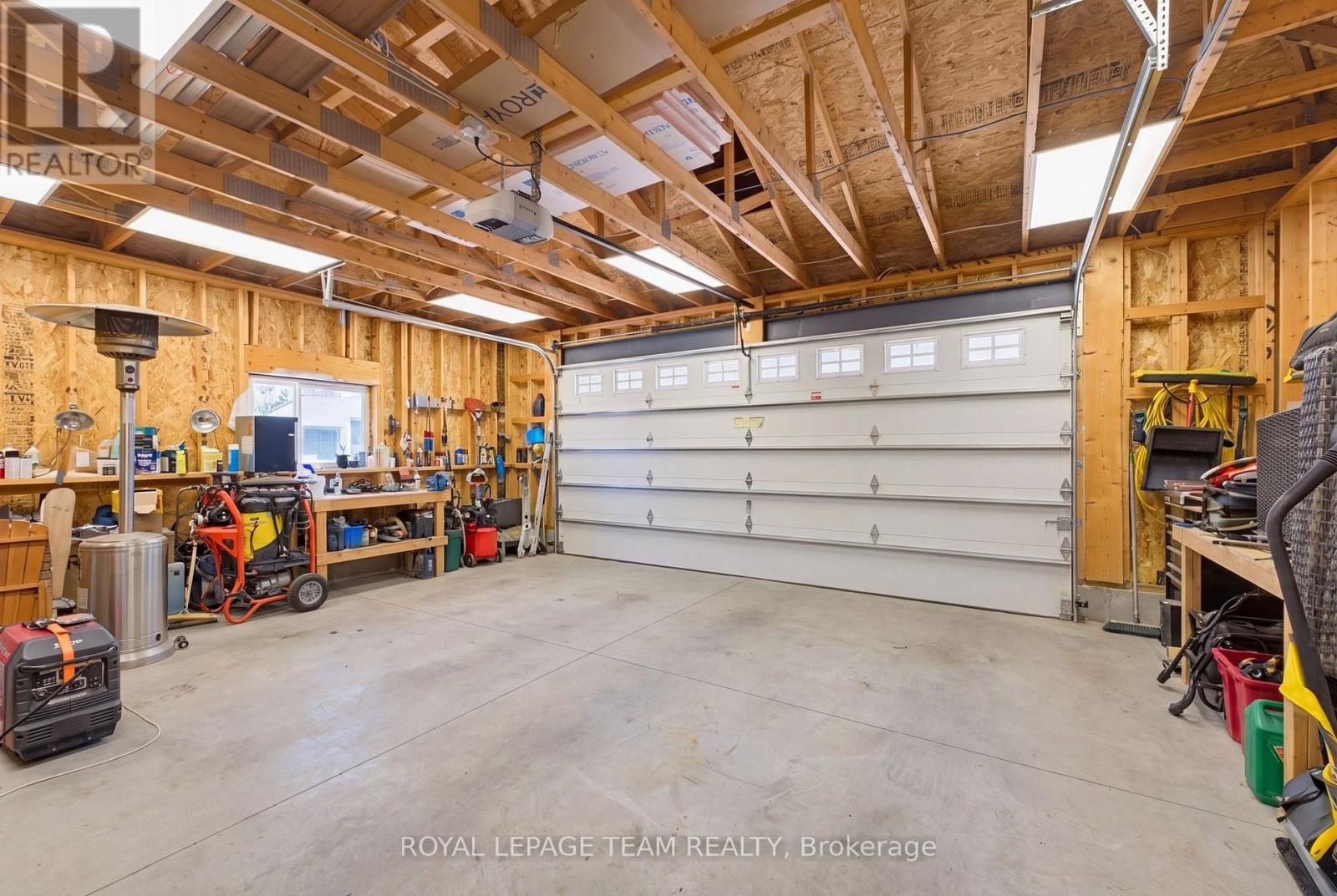 7 Tradewinds Drive Property Photo 49