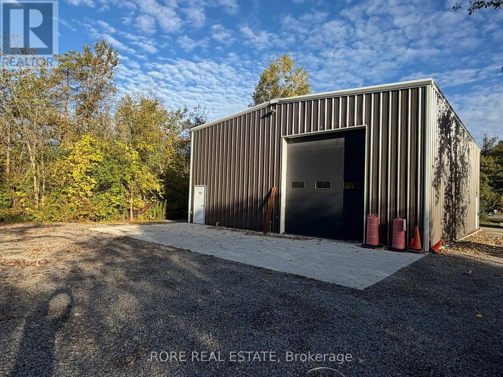 2439 Garrison Road Property Photo 5