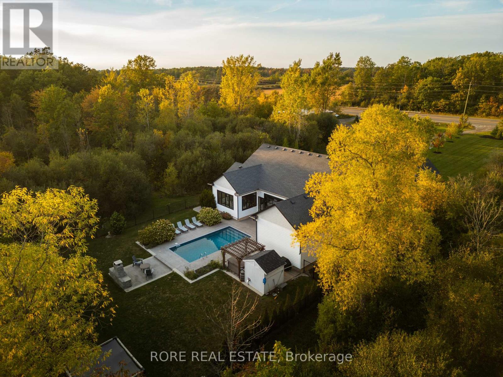 2439 Garrison Road Property Photo 10