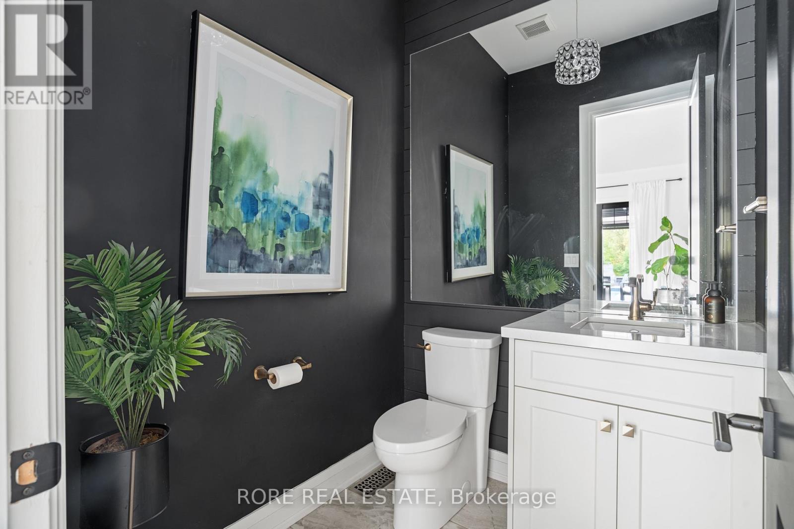 2439 Garrison Road Property Photo 18