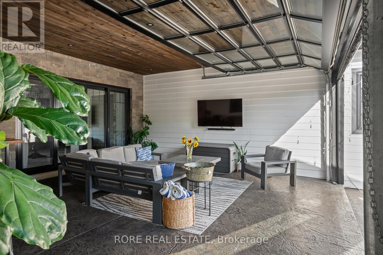 2439 Garrison Road Property Photo 28