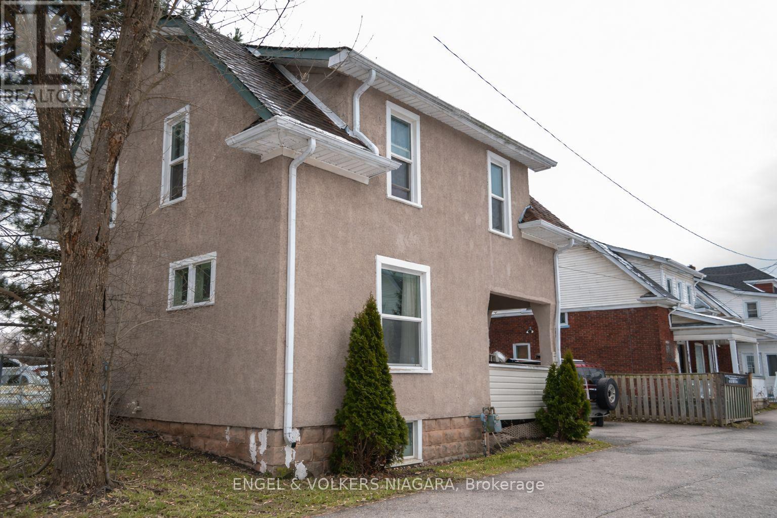 4752 Crawford Place W Property Photo 5