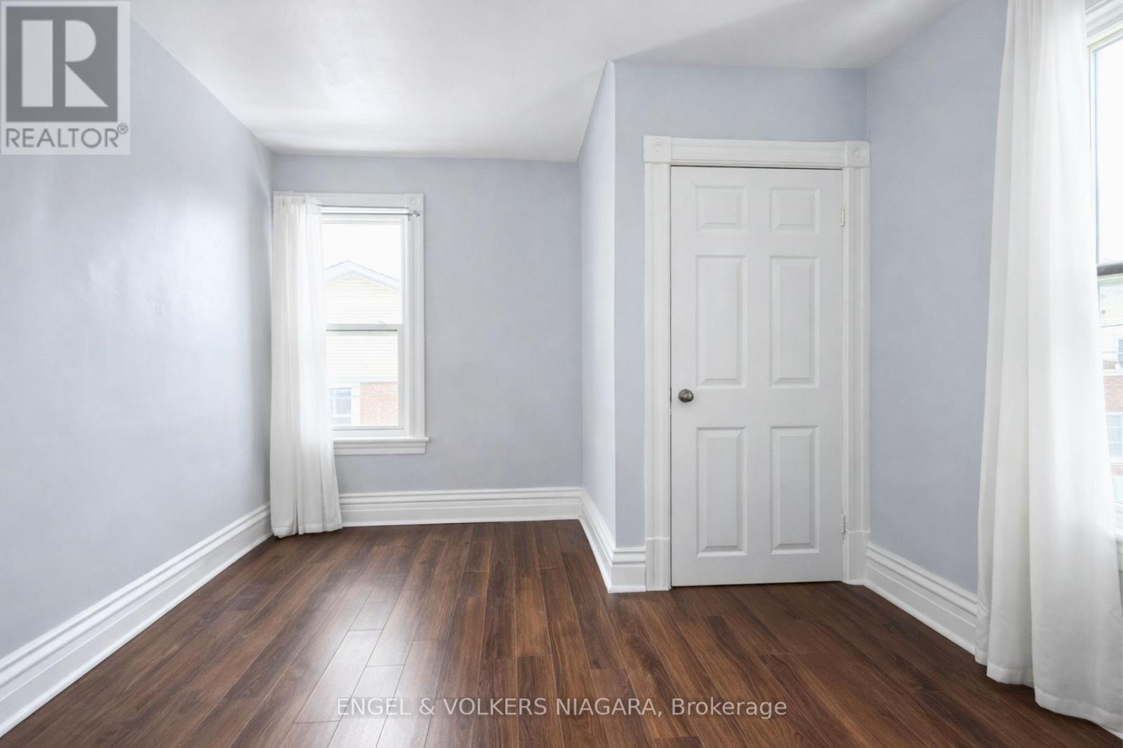 4752 Crawford Place W Property Photo 7