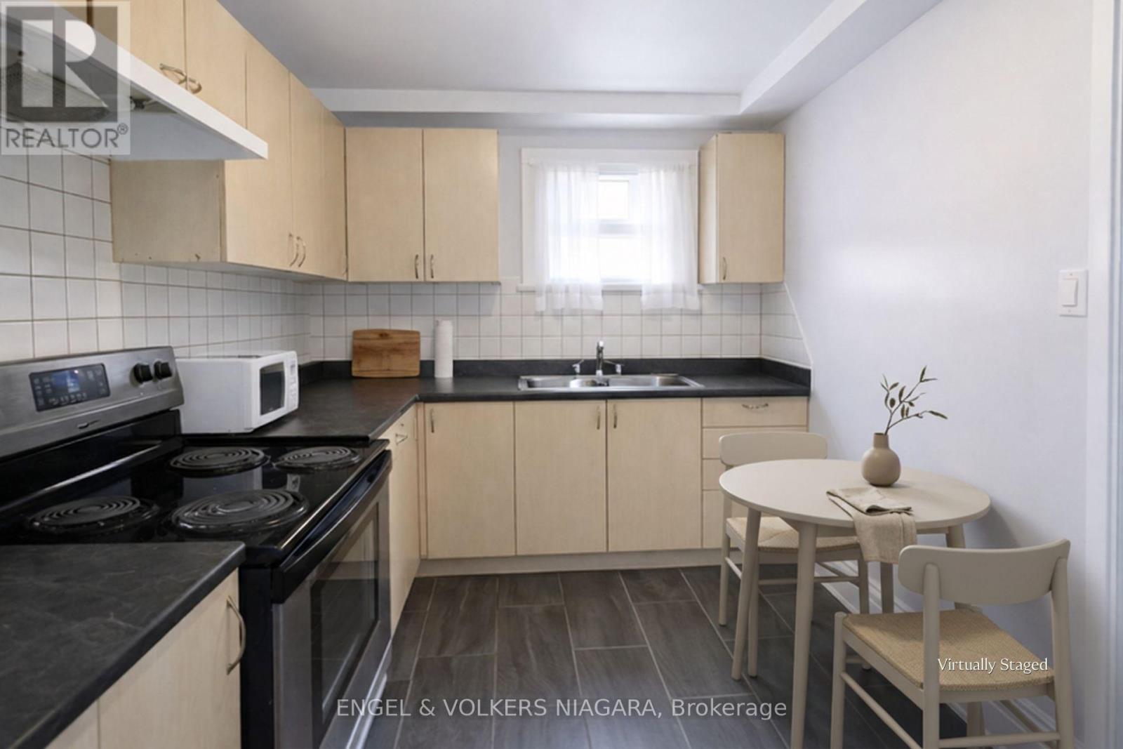 4752 Crawford Place W Property Photo 10