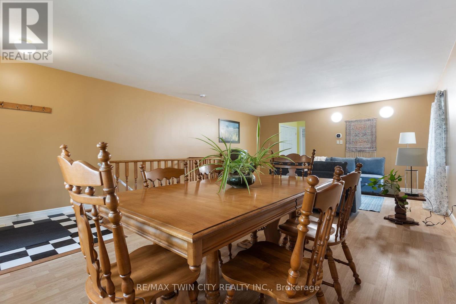 25 Saunby Street Property Photo 7