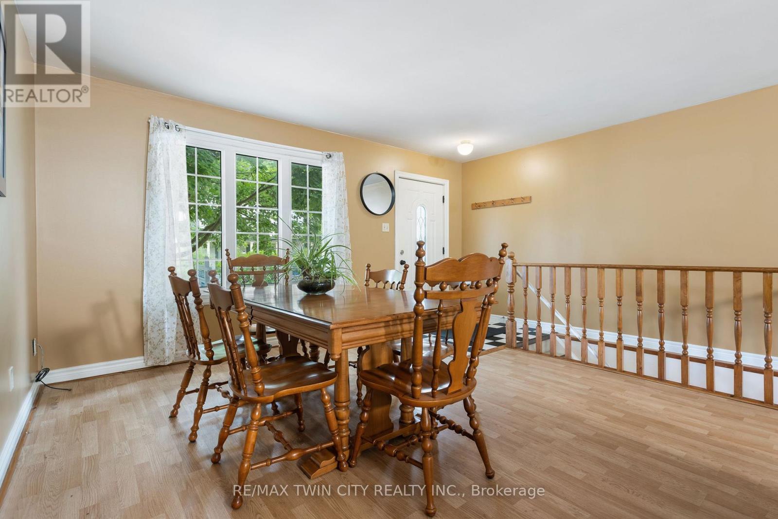 25 Saunby Street Property Photo 8