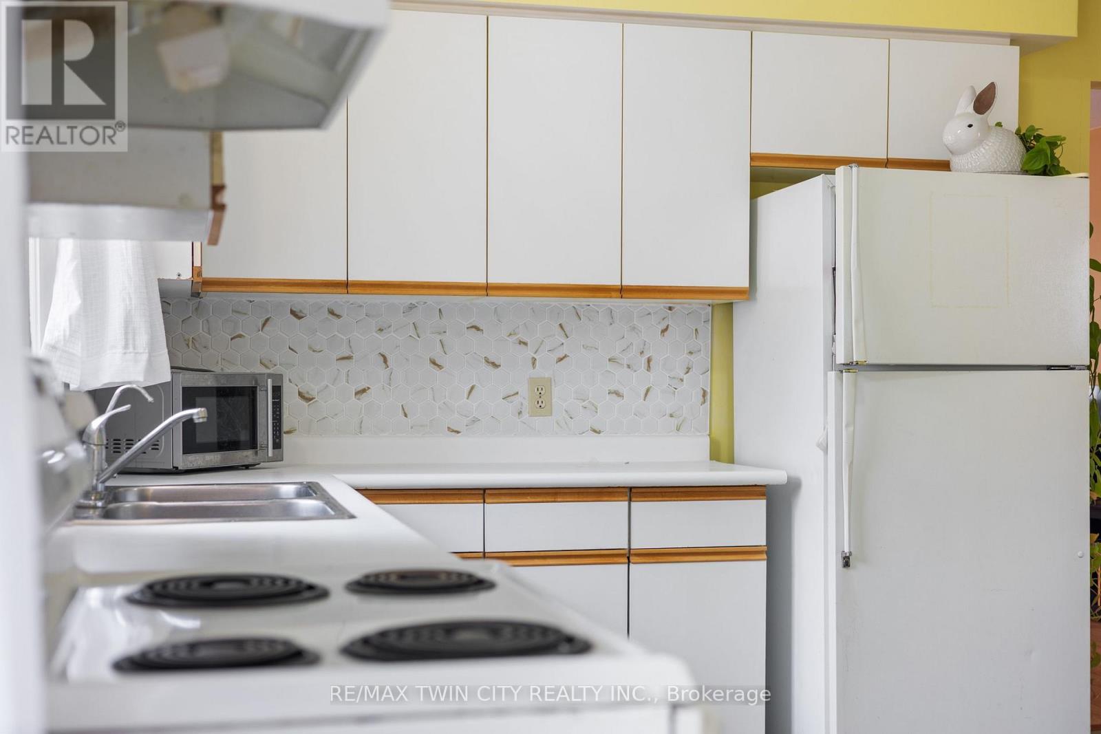 25 Saunby Street Property Photo 13