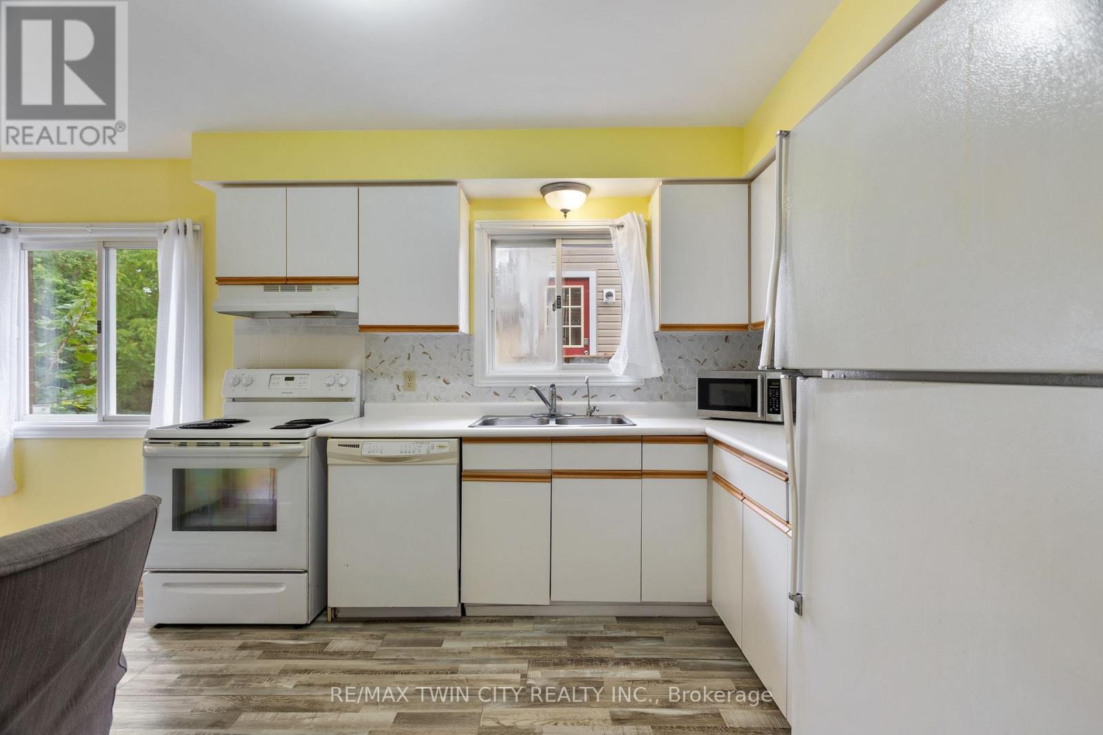 25 Saunby Street Property Photo 14