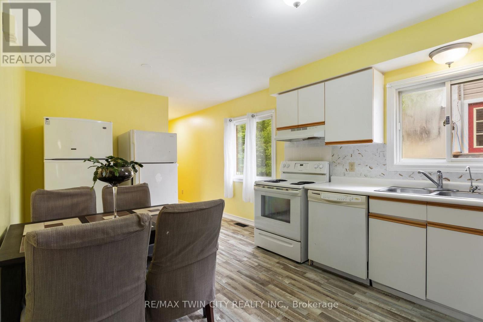 25 Saunby Street Property Photo 18