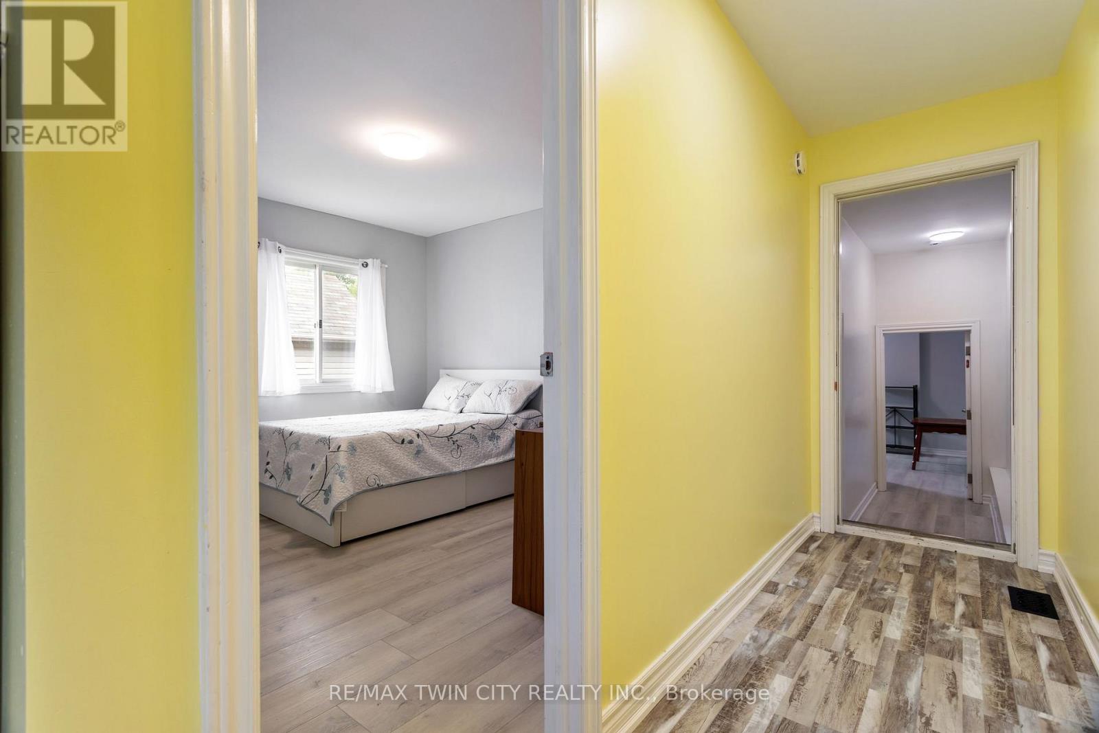 25 Saunby Street Property Photo 19