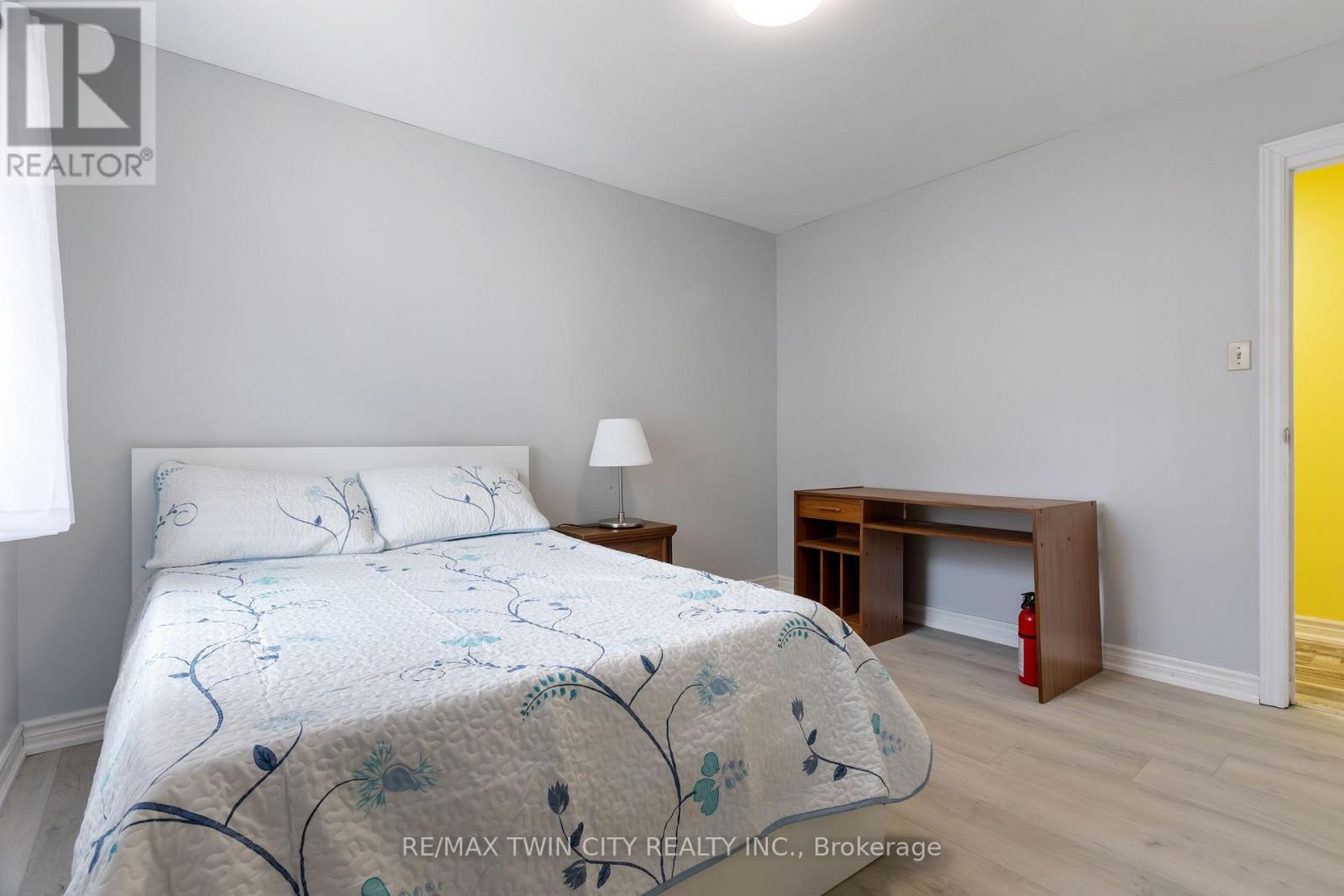 25 Saunby Street Property Photo 22