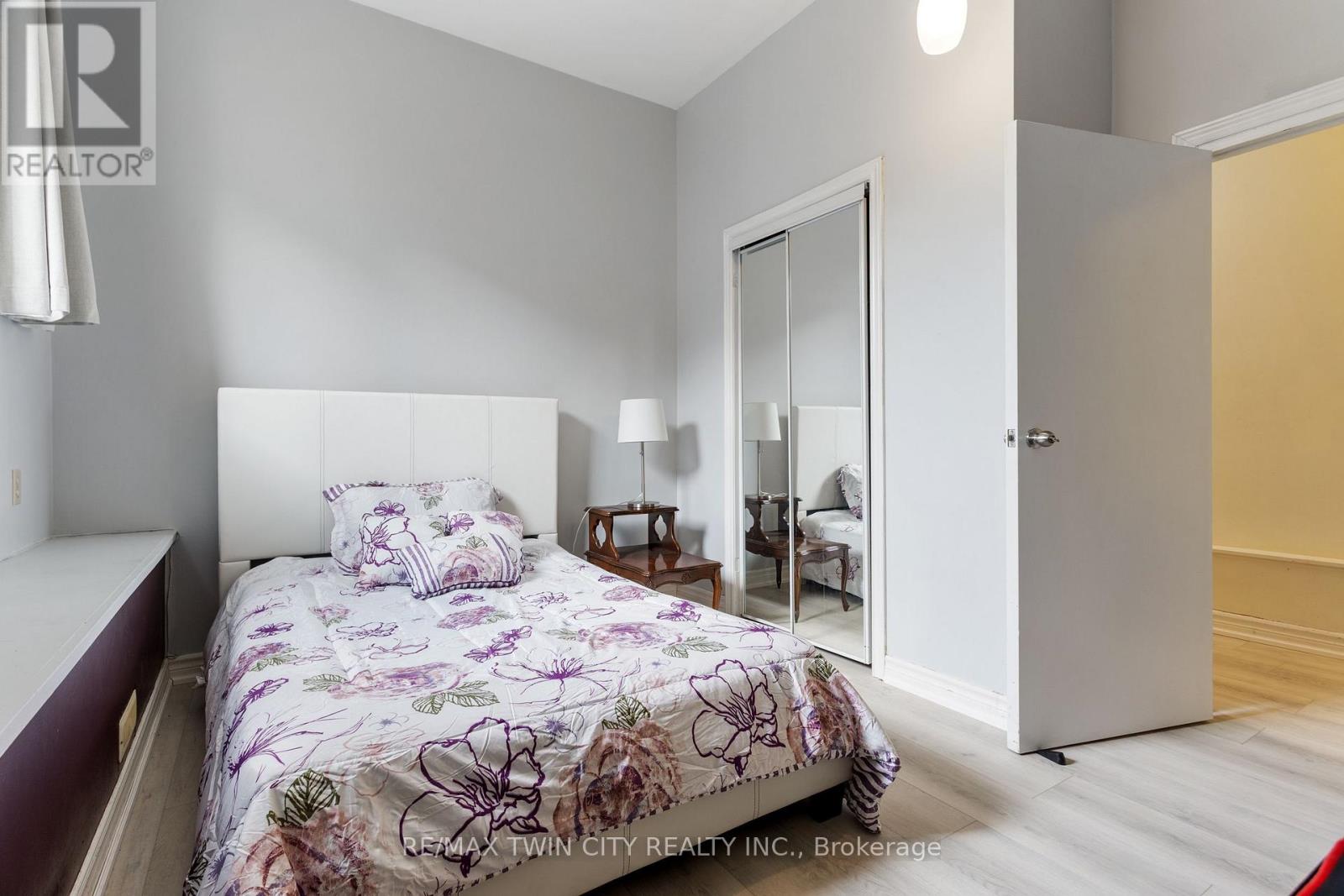25 Saunby Street Property Photo 23