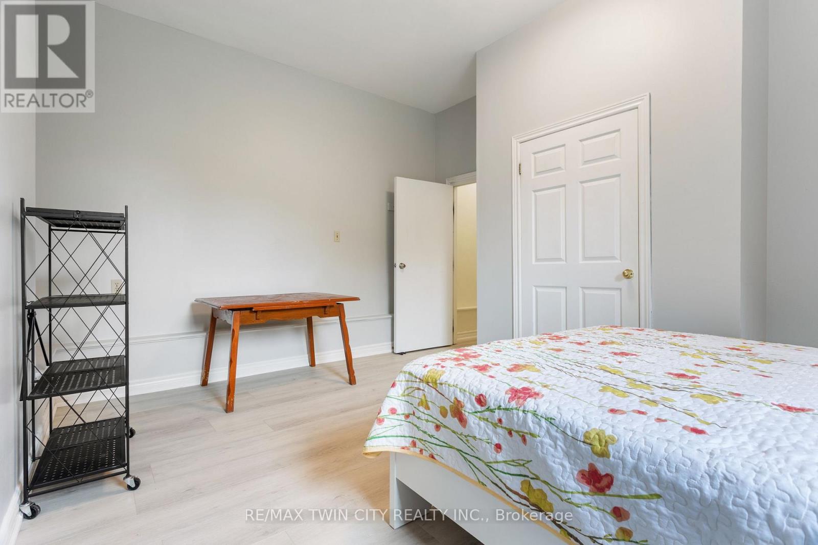 25 Saunby Street Property Photo 27