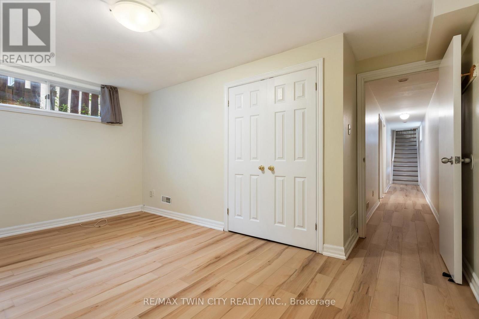 25 Saunby Street Property Photo 36